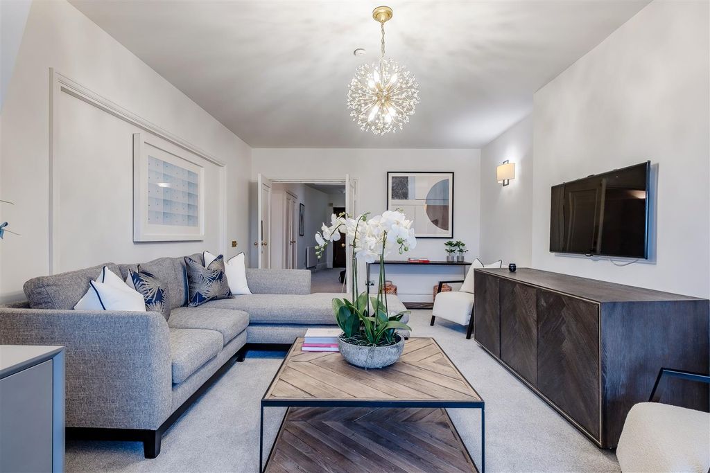 Property photo 2 of 33 8447041-Interior10.Jpg