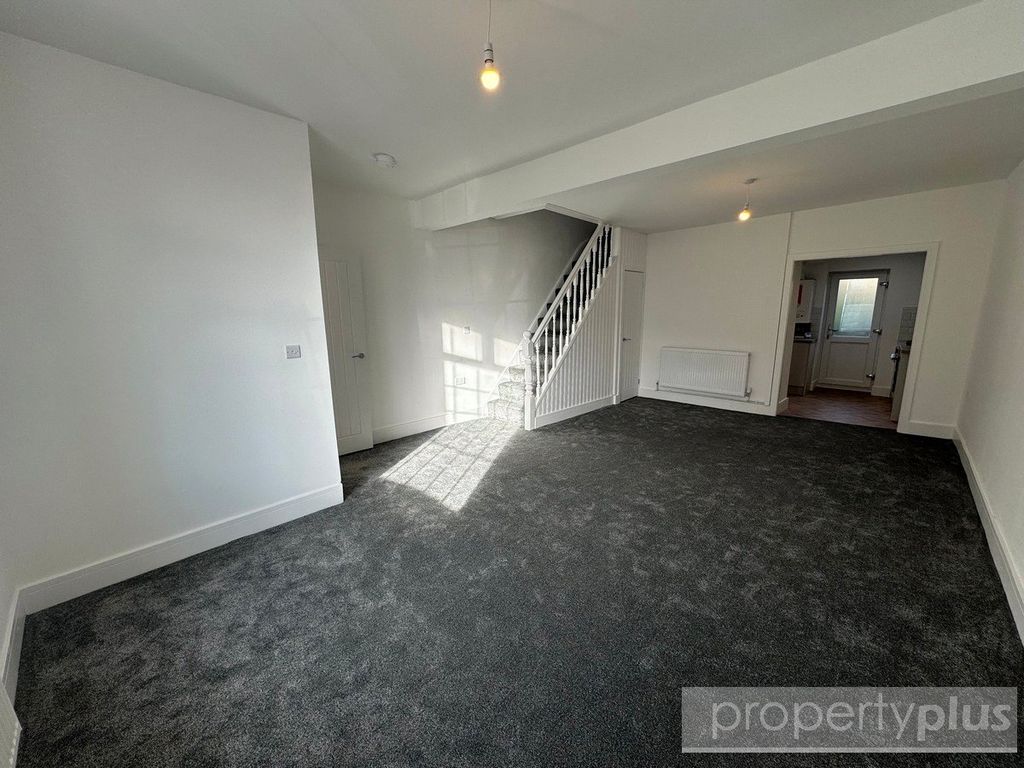 Property photo 2 of 12 Picture No. 13