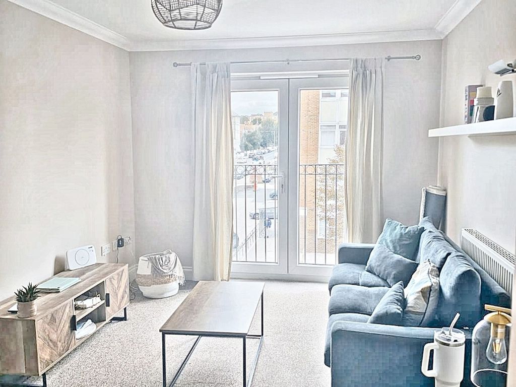 Property photo 2 of 9