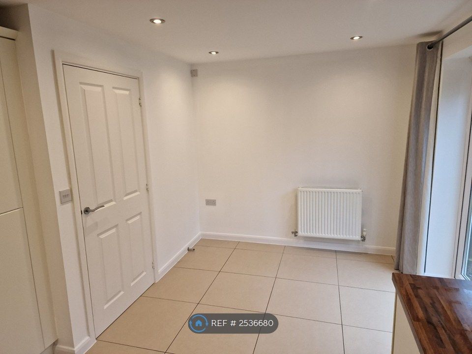 Property photo 3 of 16 Kitchen Diner