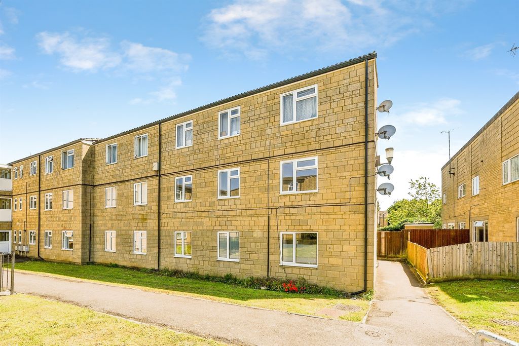 Property photo 1 of 9