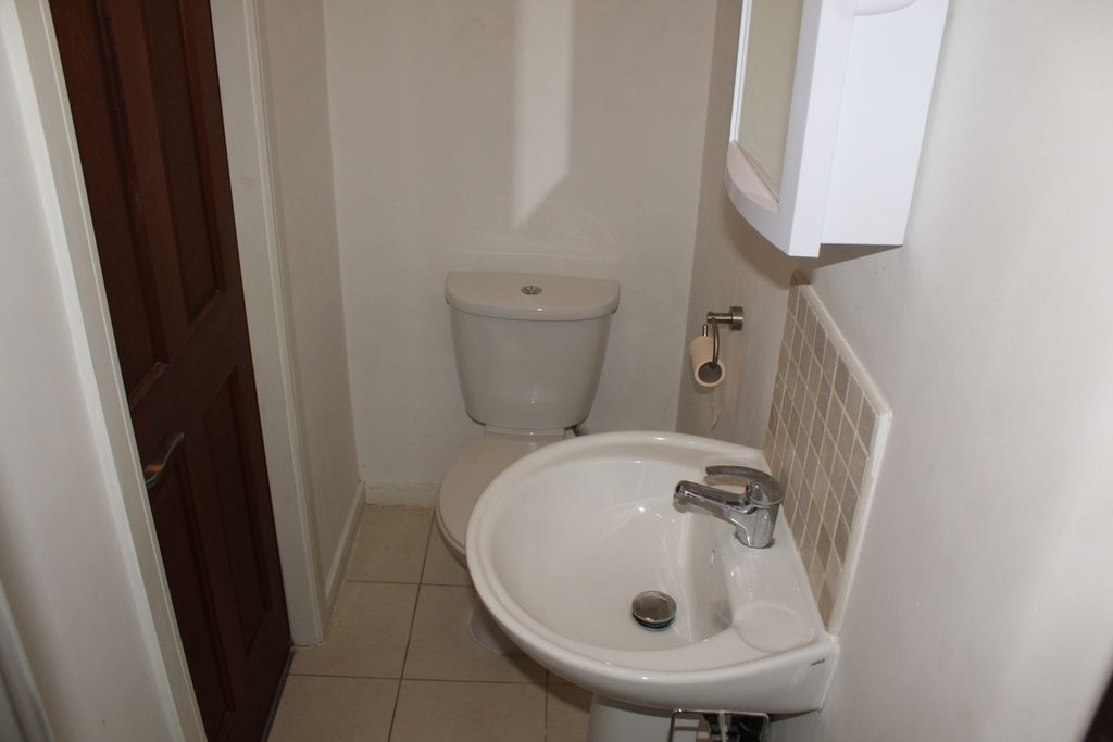 Property photo 3 of 6