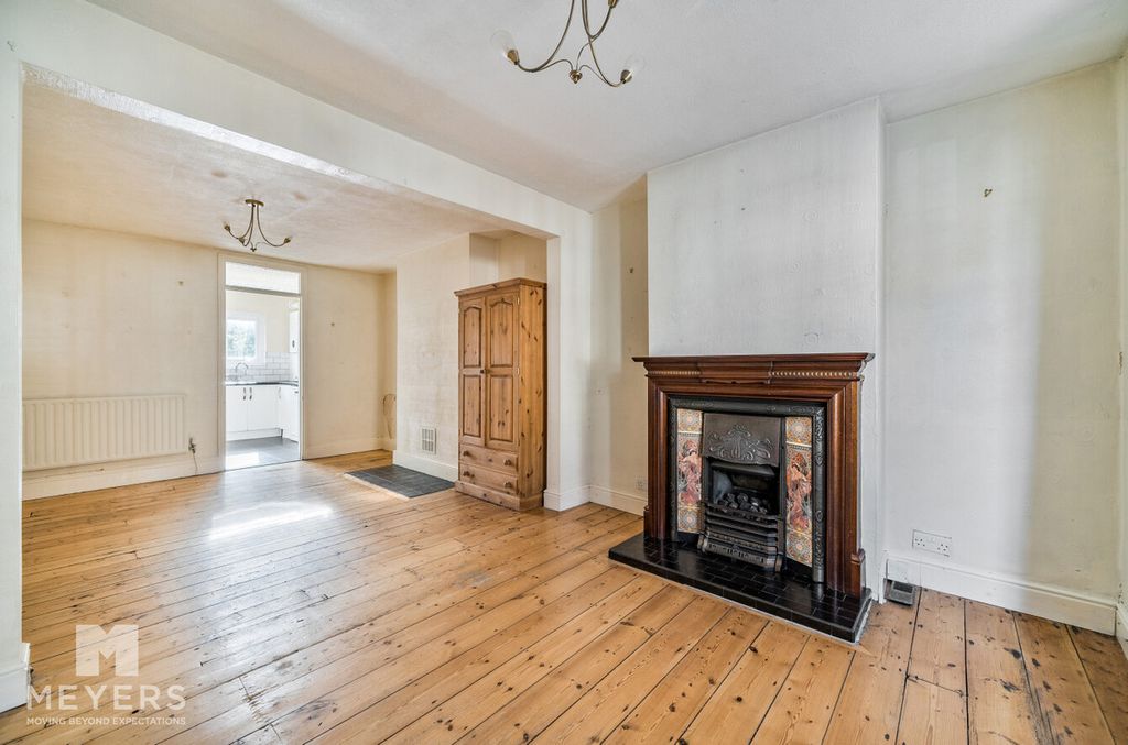 Property photo 2 of 9