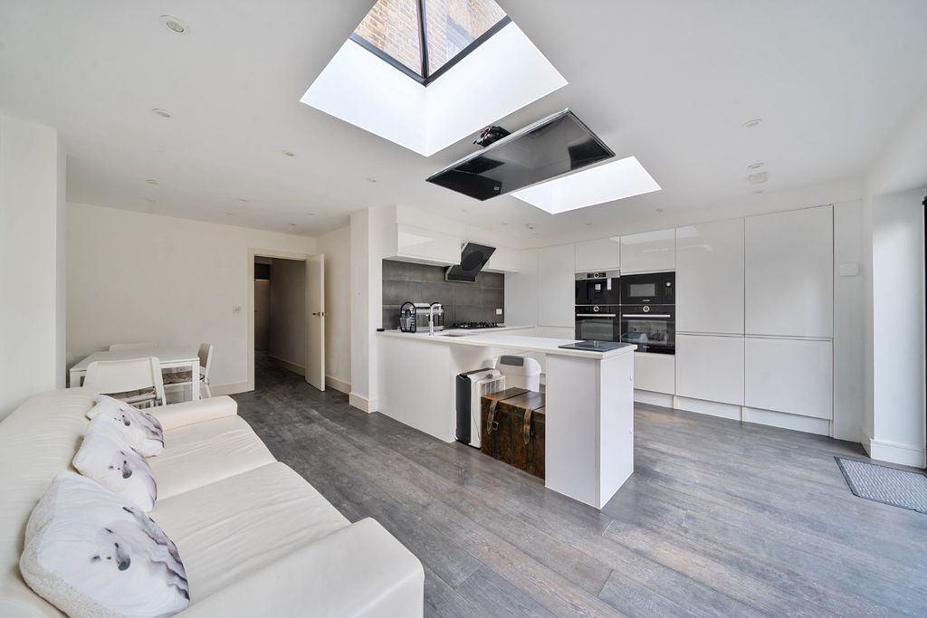 Property photo 1 of 15 Picture No. 13