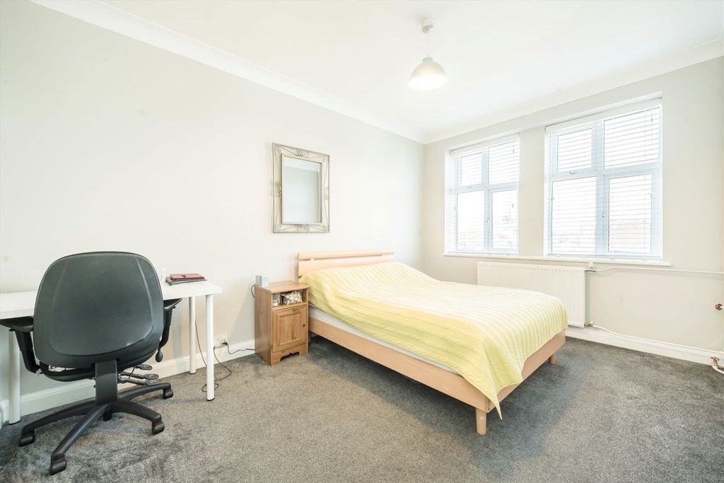 Property photo 2 of 5