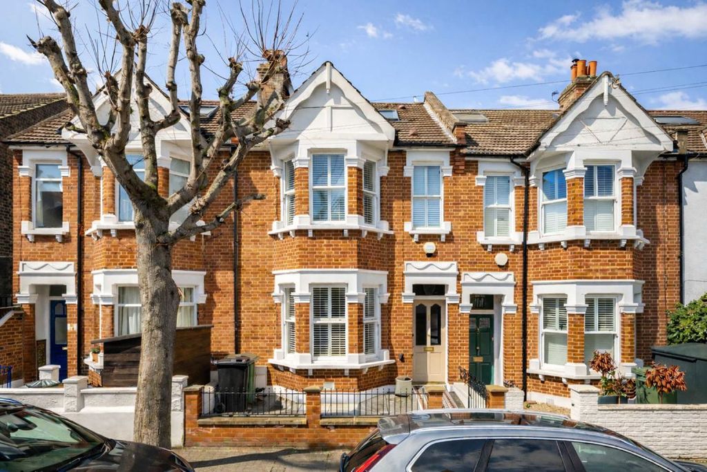 Property photo 1 of 8