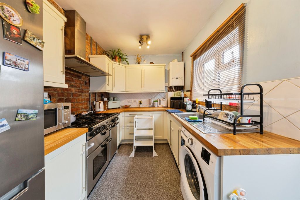 Property photo 3 of 12