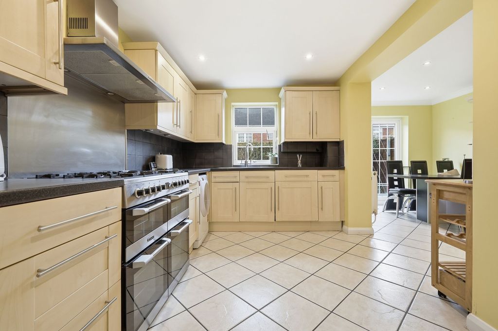 Property photo 2 of 13