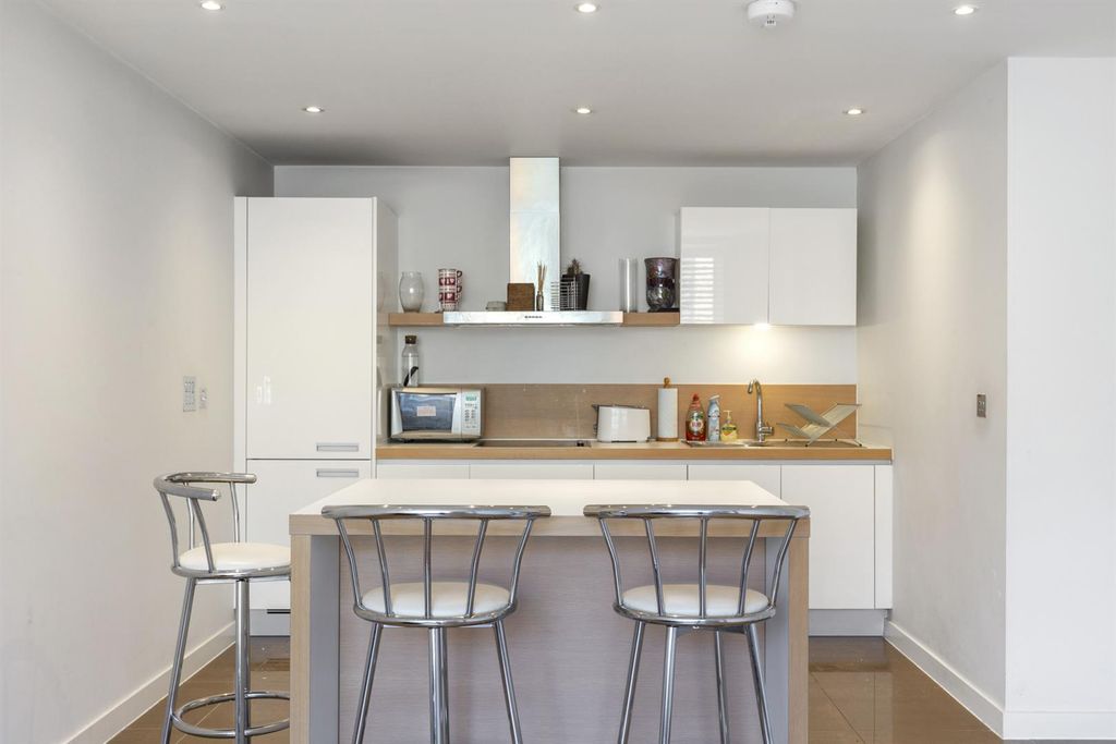Property photo 2 of 13 Kitchen