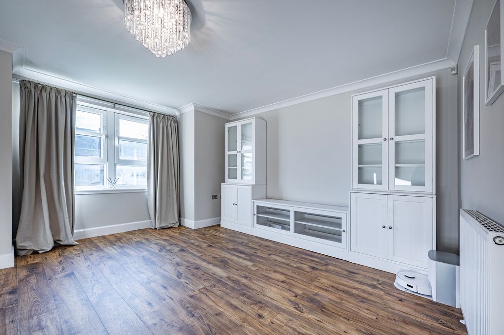 Property photo 3 of 33