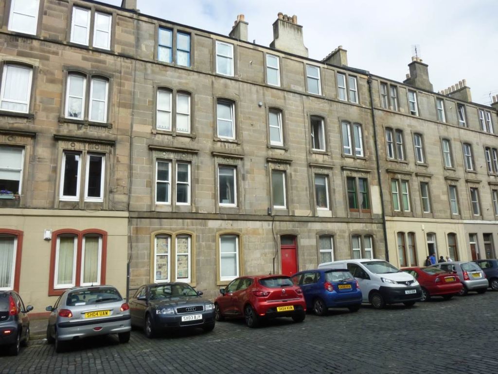 Property photo 1 of 6 External