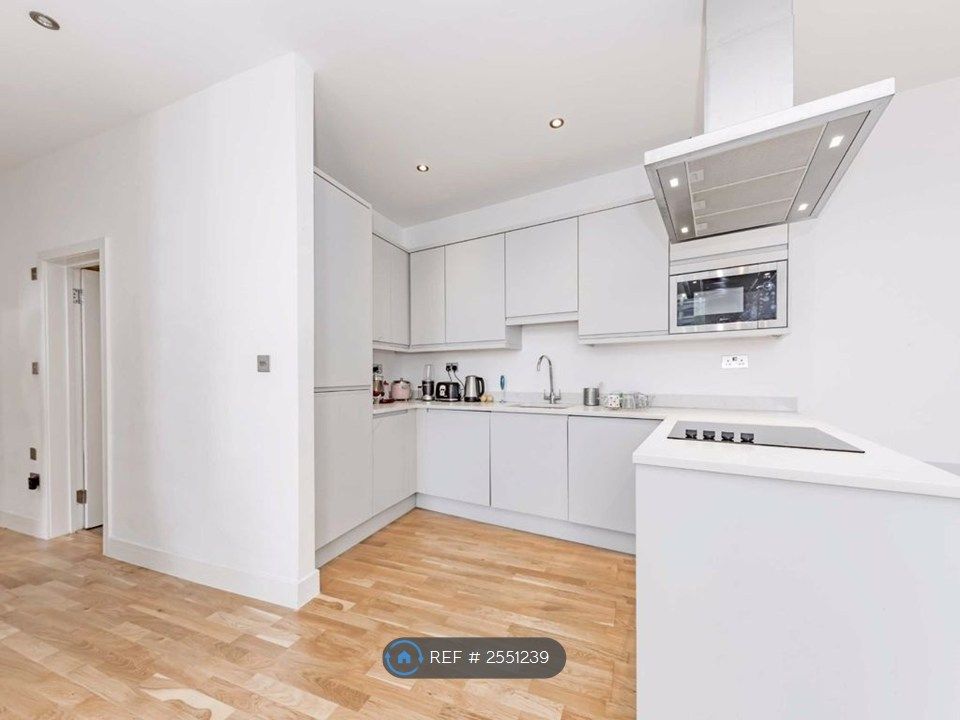Property photo 2 of 7 Kitchen