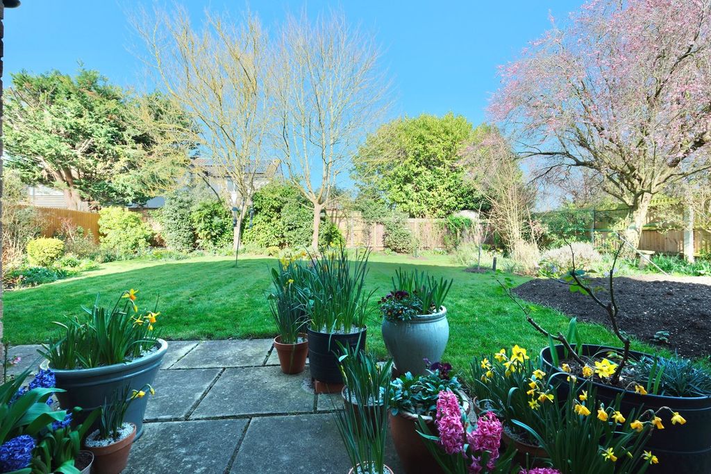 Property photo 2 of 18