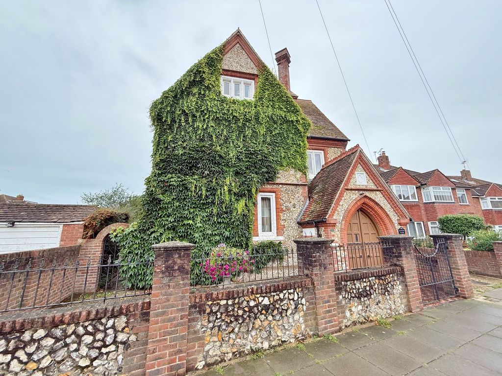 Property photo 1 of 27