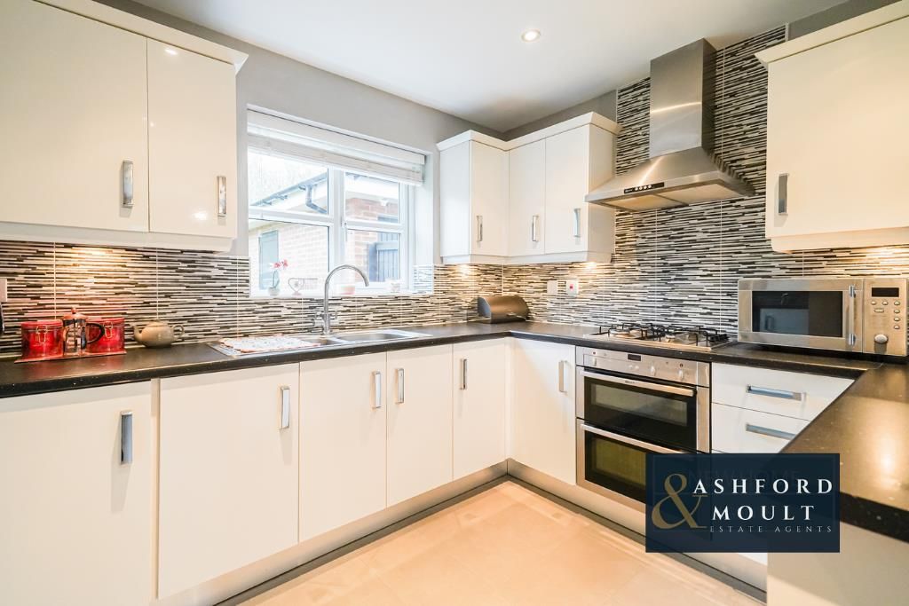 Property photo 2 of 32 Photo Editor For Marketing  (10).Png