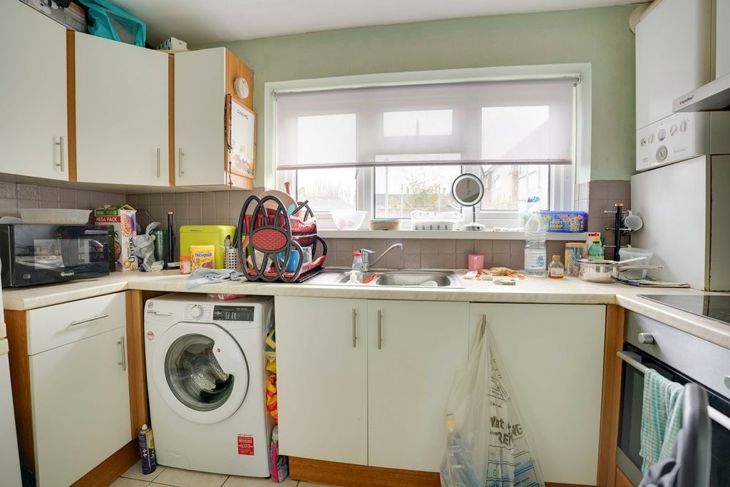 Property photo 3 of 5