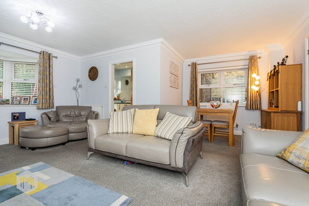 Property photo 2 of 22 Picture No. 16