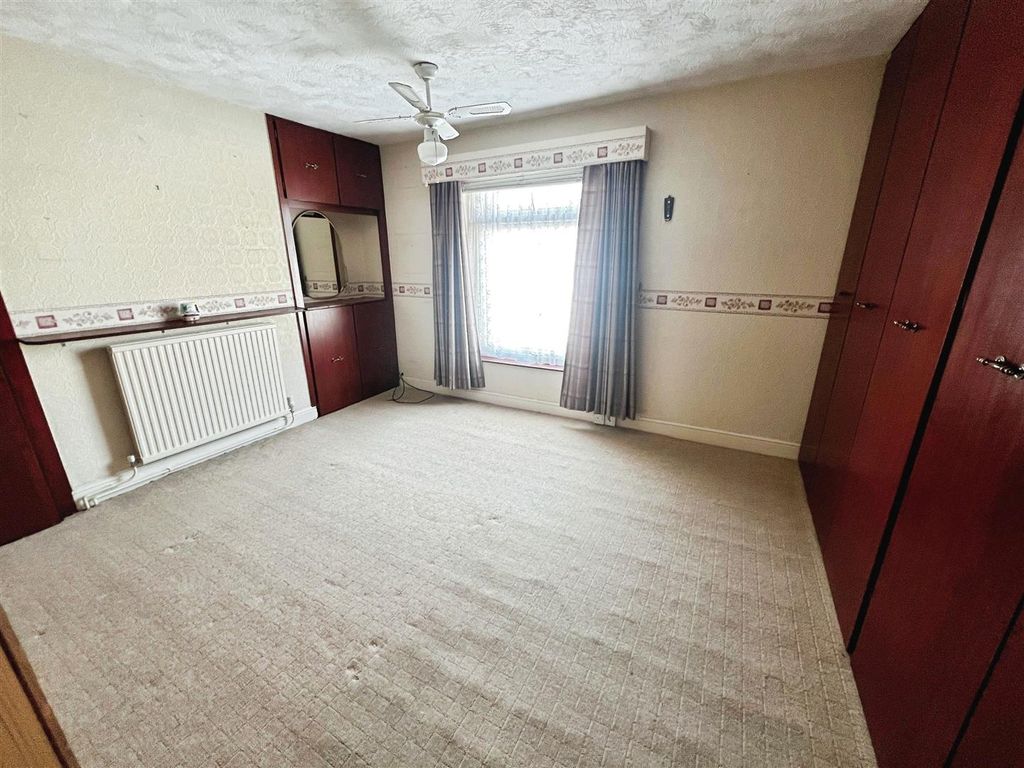 Property photo 1 of 13 Bedroom 1.