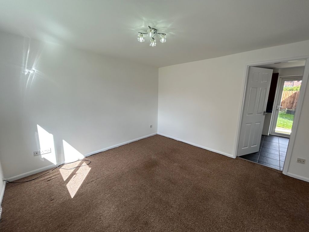 Property photo 2 of 10 Living Room