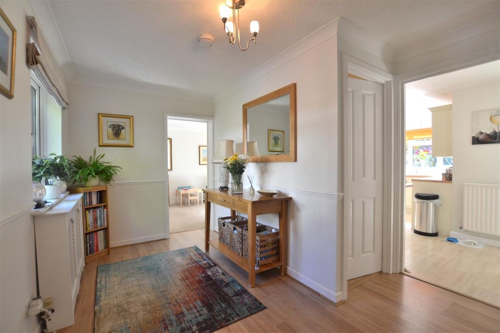 Property photo 3 of 30 Entrance Hall.Jpg