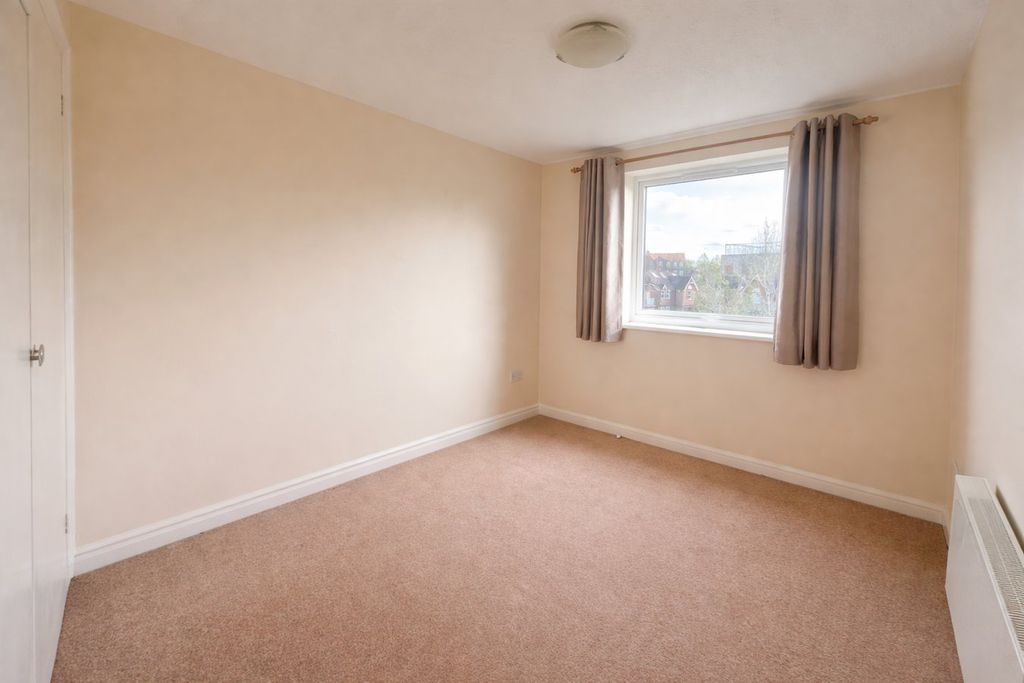 Property photo 3 of 5