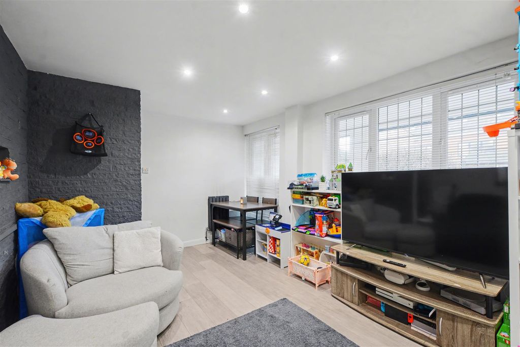 Property photo 2 of 16 Lounge Diner_2.Jpeg