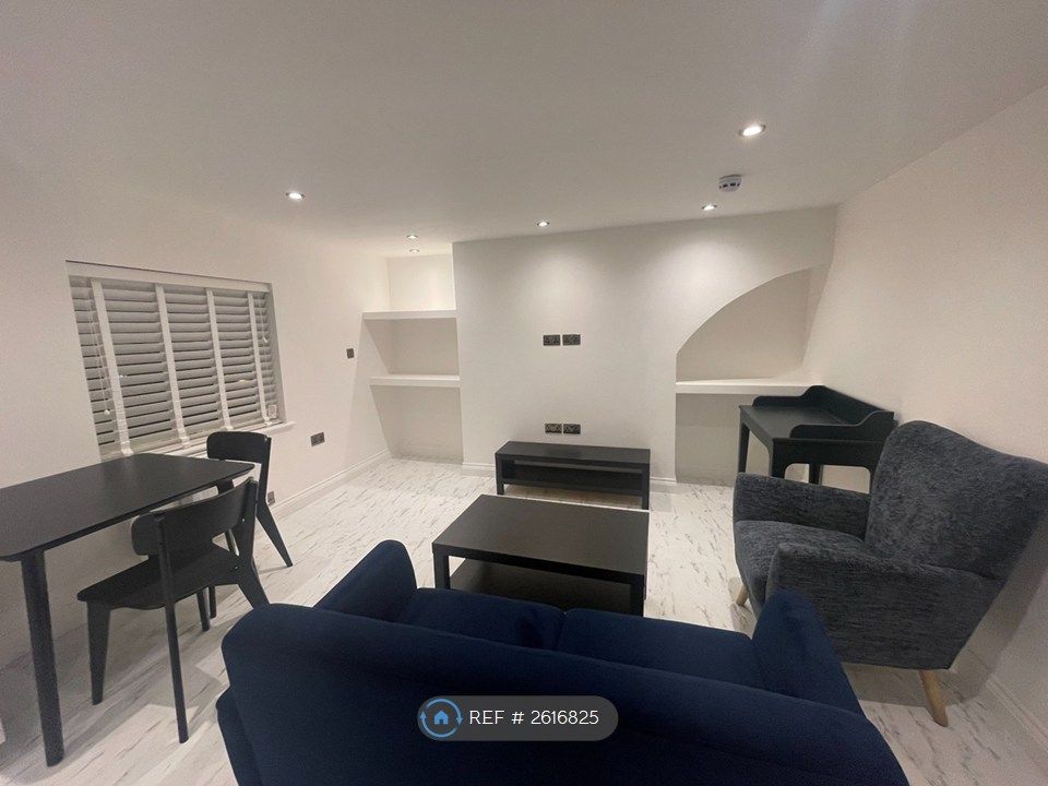 Property photo 2 of 33