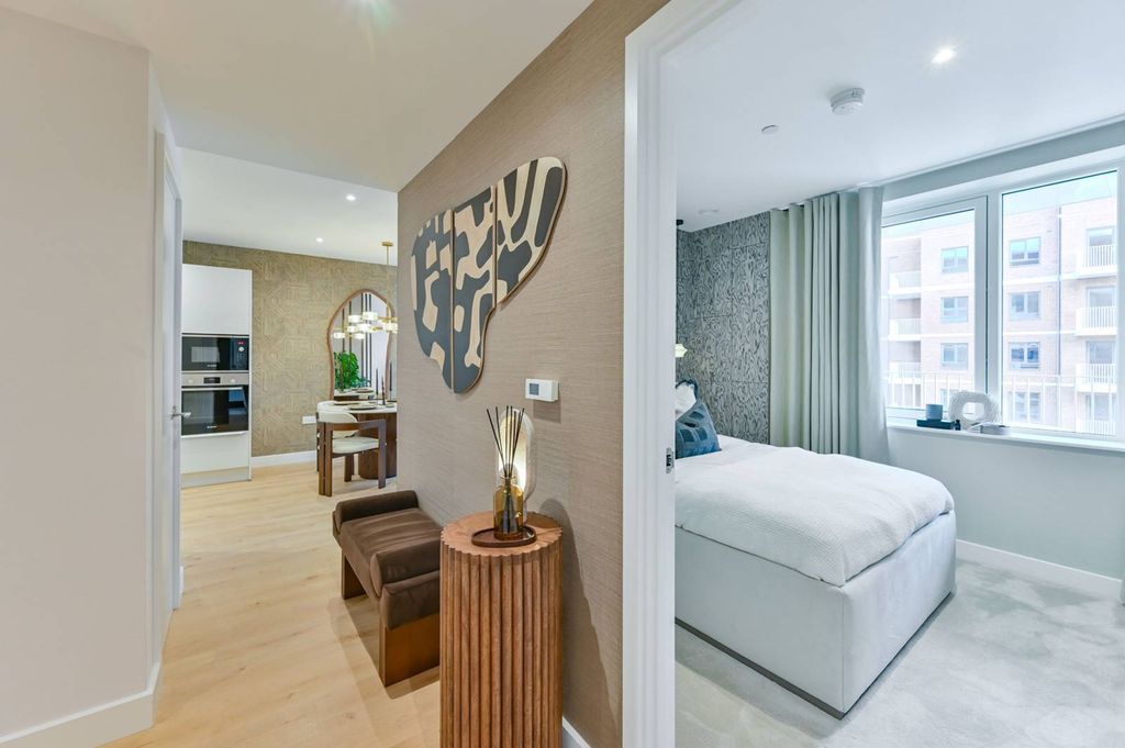 Property photo 2 of 28