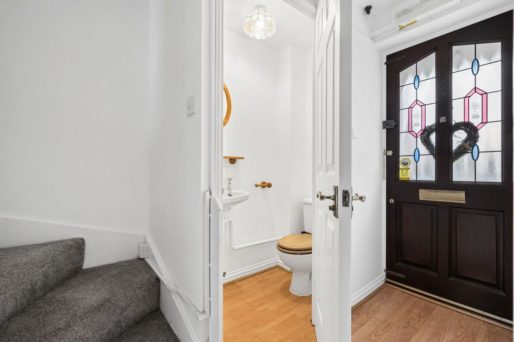 Property photo 2 of 12
