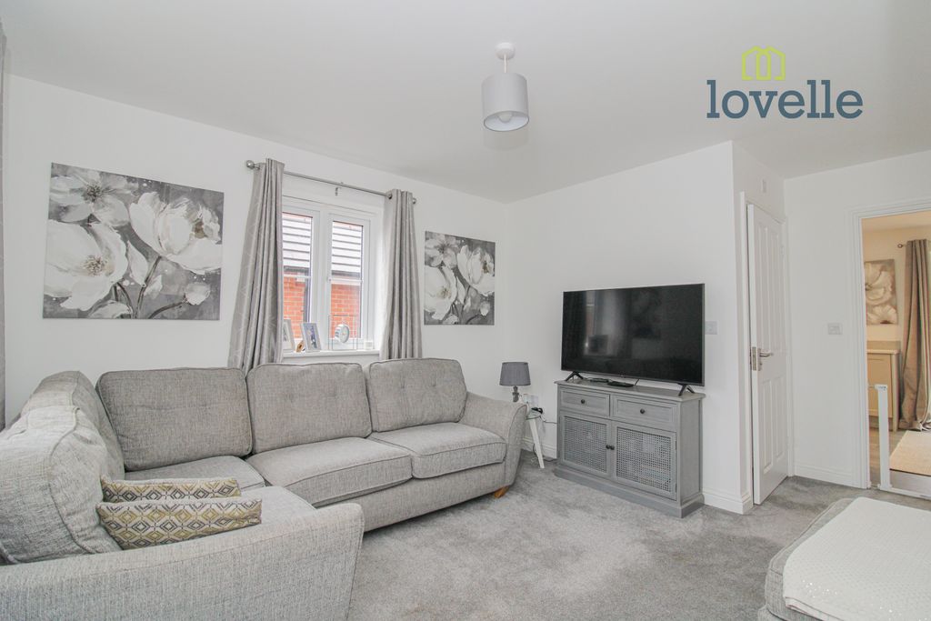 Property photo 3 of 15