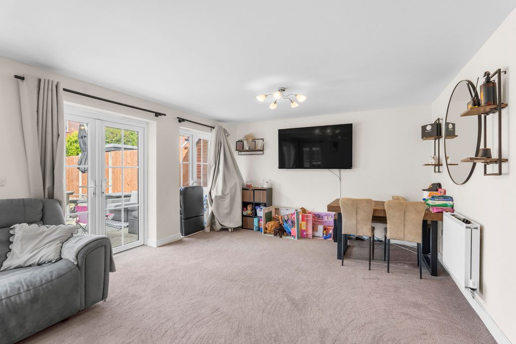 Property photo 3 of 17
