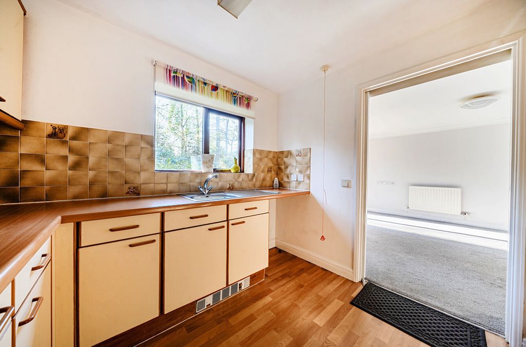 Property photo 3 of 15 1438165-23-69Cea1...