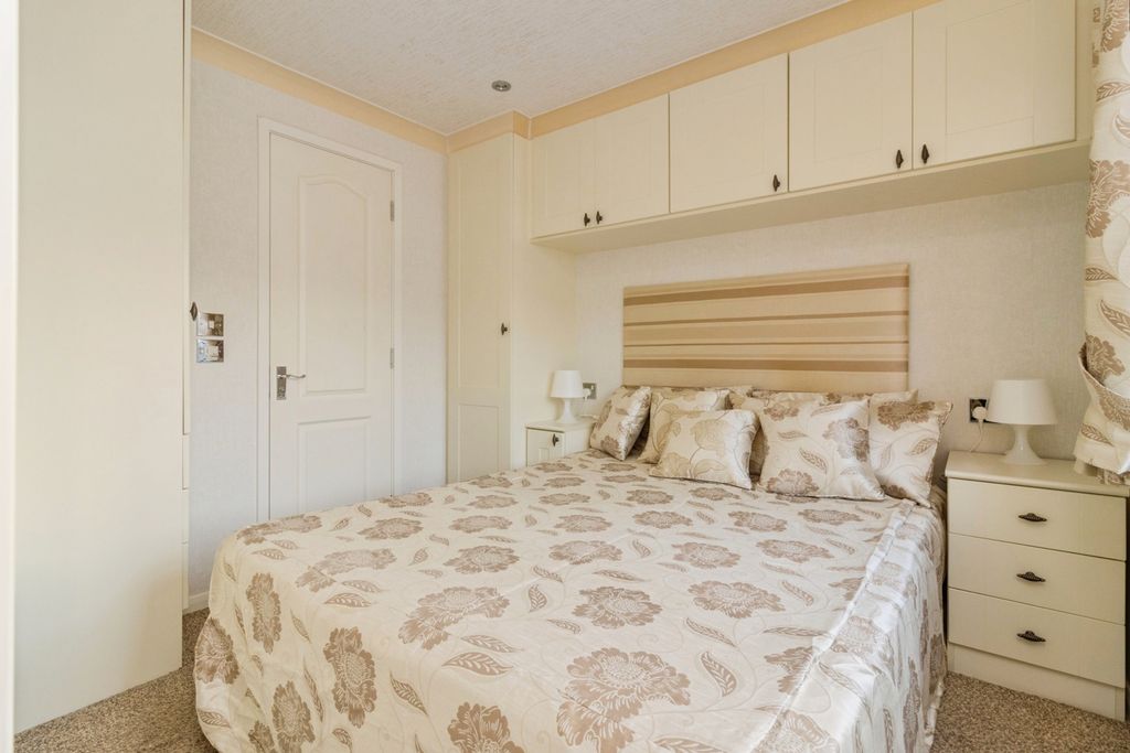 Property photo 3 of 16 Pbox-Img.Jpg