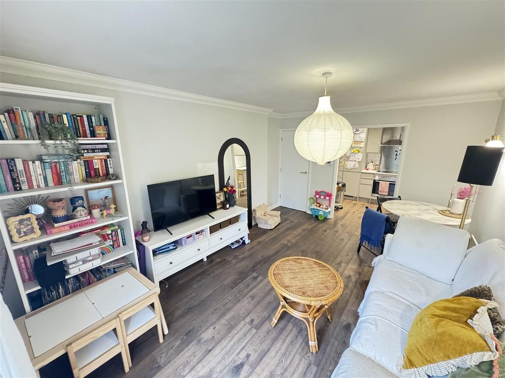 Property photo 3 of 14