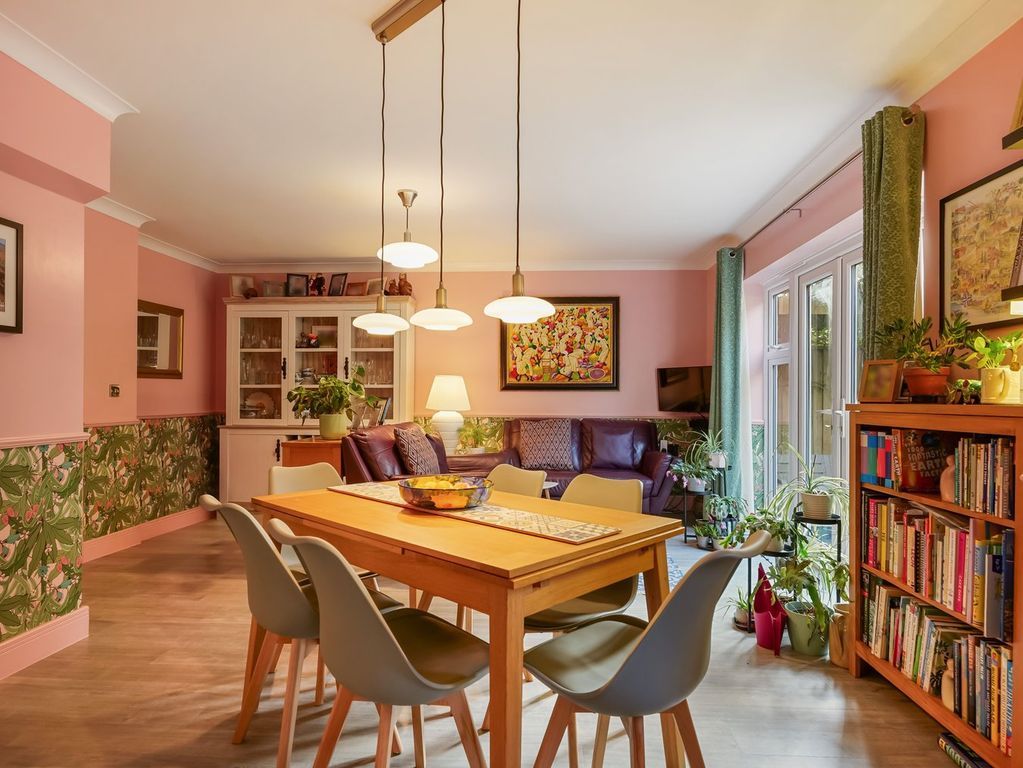 Property photo 2 of 23