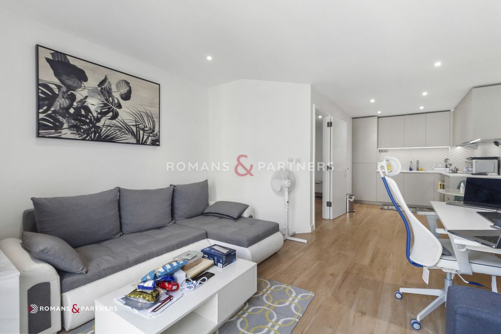 Property photo 1 of 17