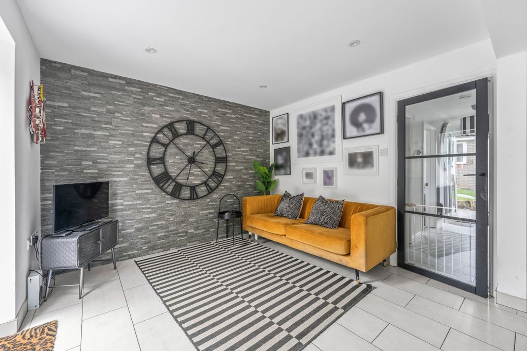Additional image 9 of 6 bed detached house for saleRoyal Oak Drive, Crowthorne, Berkshire RG45