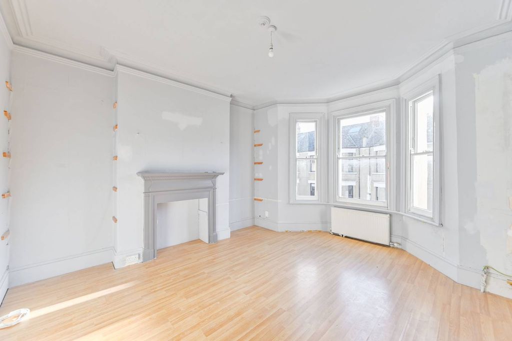 Property photo 3 of 13