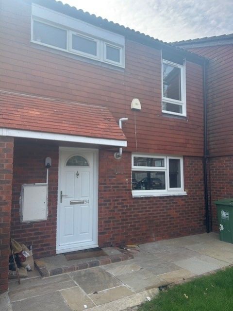 Property photo 1 of 1 54 Tintern Close External