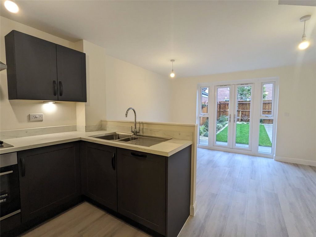 Property photo 2 of 15 Picture No. 05