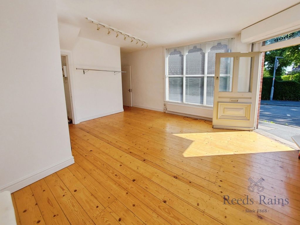 Property photo 2 of 18 Ground Floor