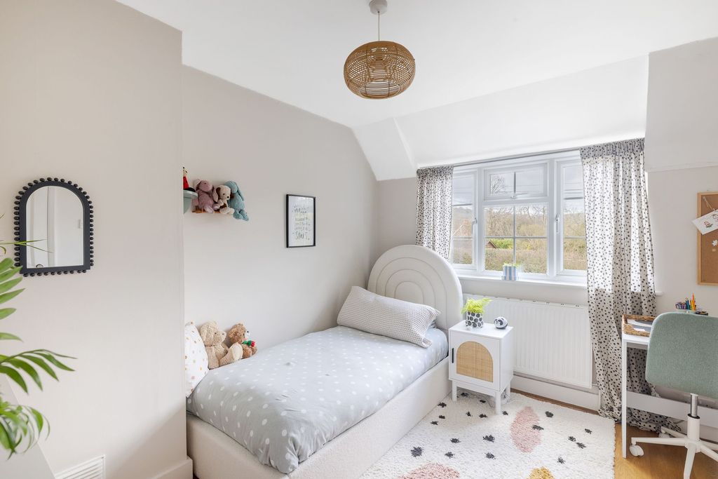Additional image 10 of 3 bed terraced house for saleSalisbury Road, Godstone RH9
