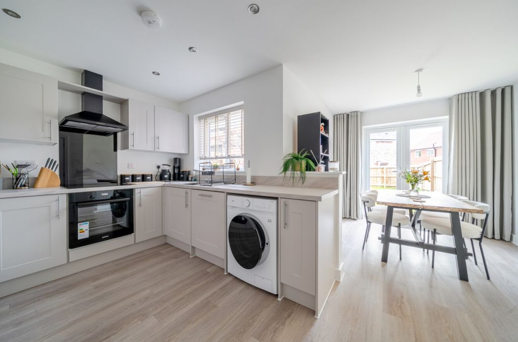 Property photo 2 of 14 1445924-2-69E214B7633d6