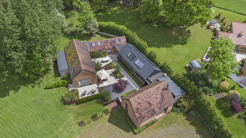 Property photo 1 of 50