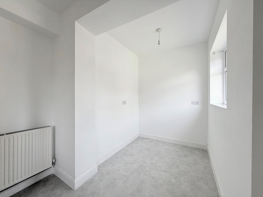 Property photo 3 of 11 Image