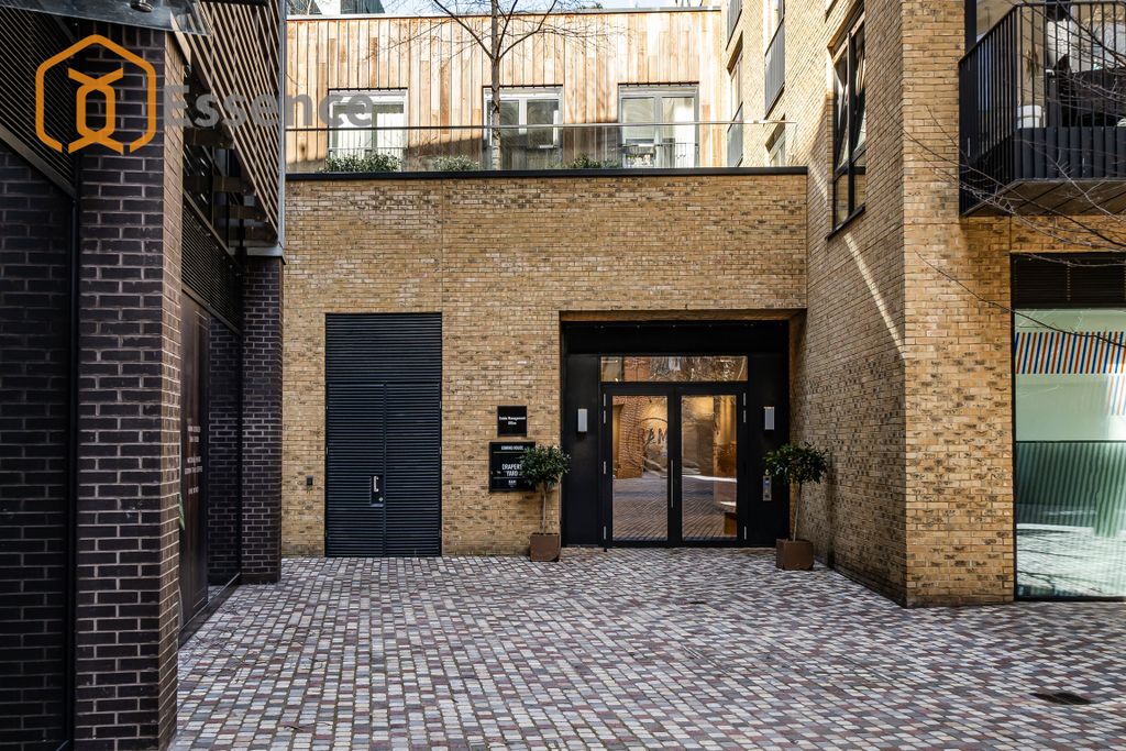 Property photo 2 of 20