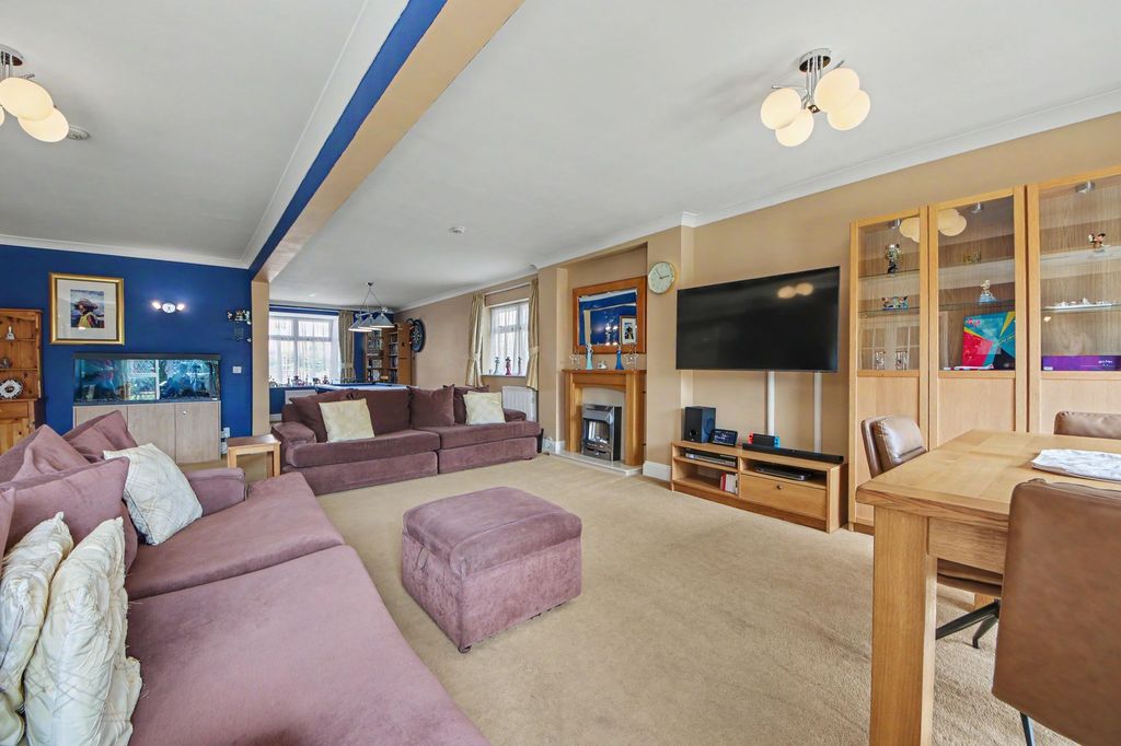 Property photo 2 of 22