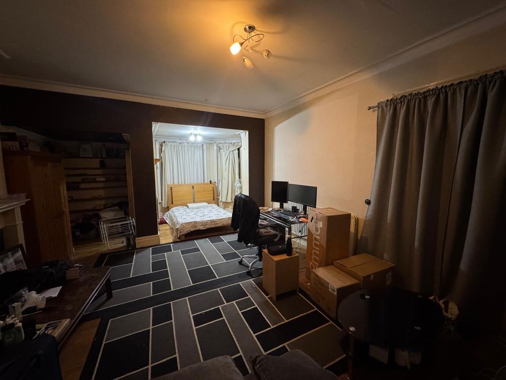 Property photo 2 of 4