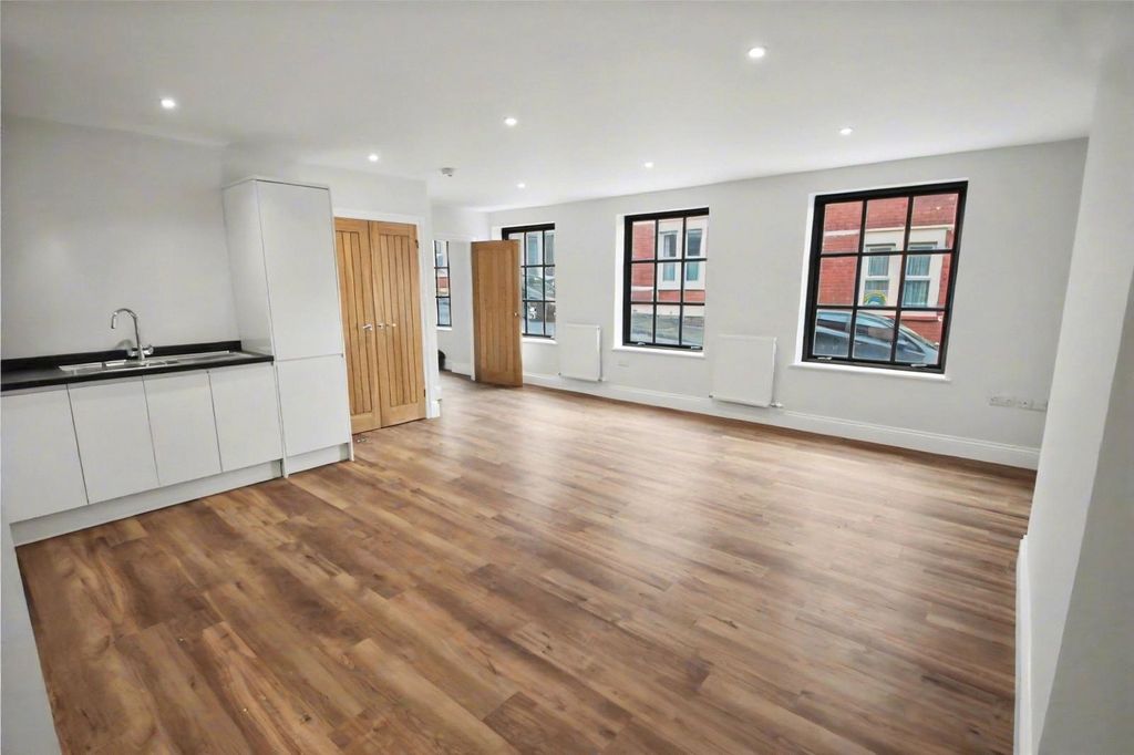 Property photo 1 of 7 Picture No. 12