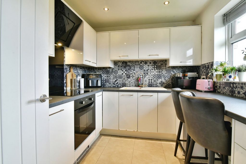 Property photo 2 of 13 Pbox-Img.Jpg